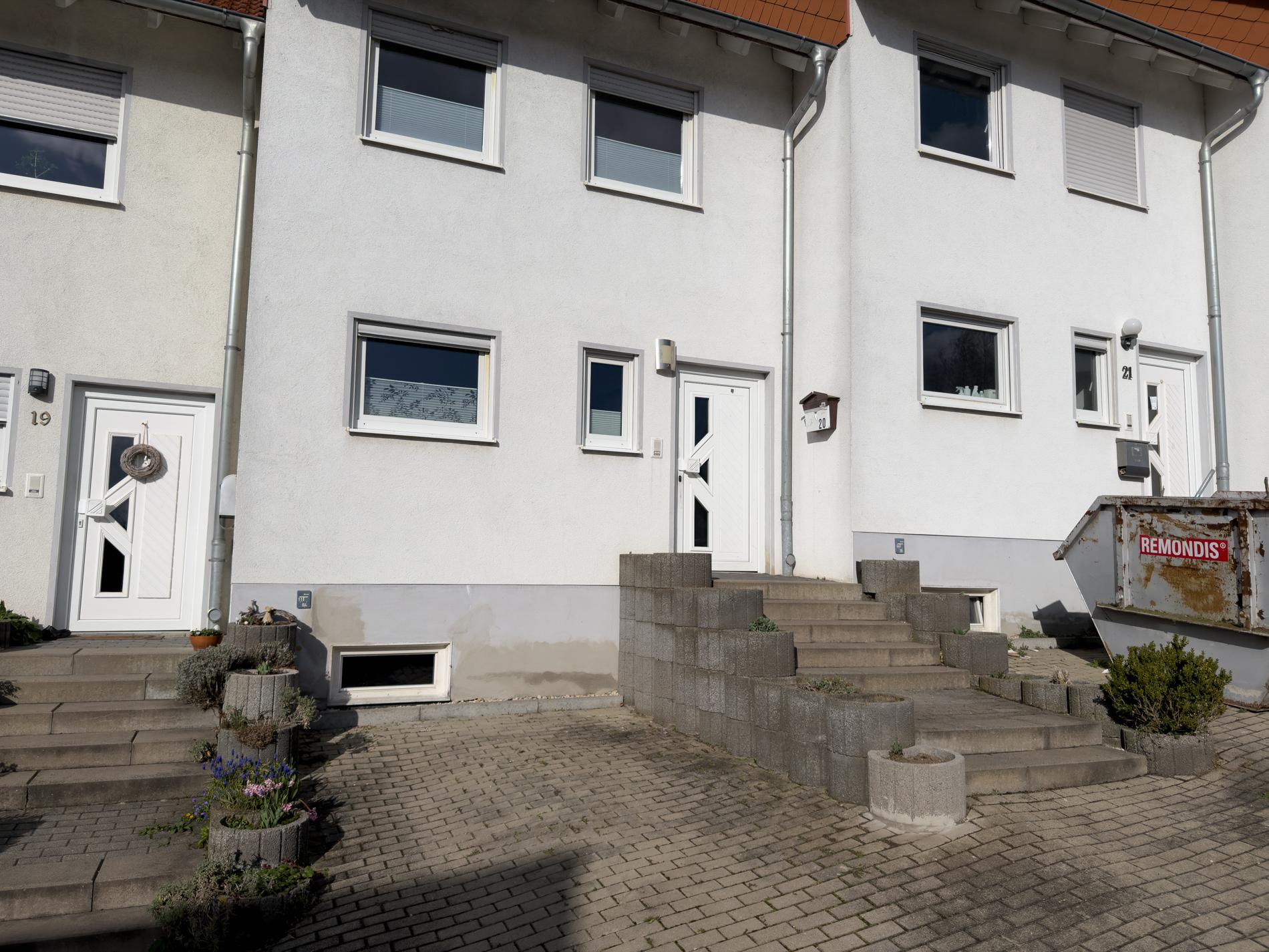 Reihenhaus in ruhiger Lage von Weißenfels – sofort bezugsfrei und mit viel Potenzial – Bild 2