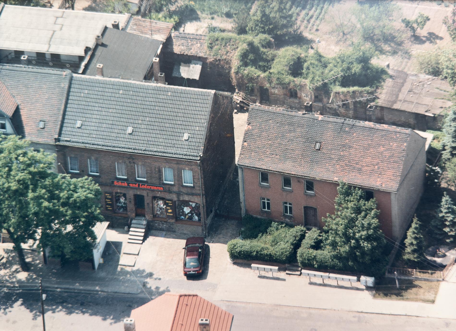 Wohn u. Geschäftshaus vor dem Abriss