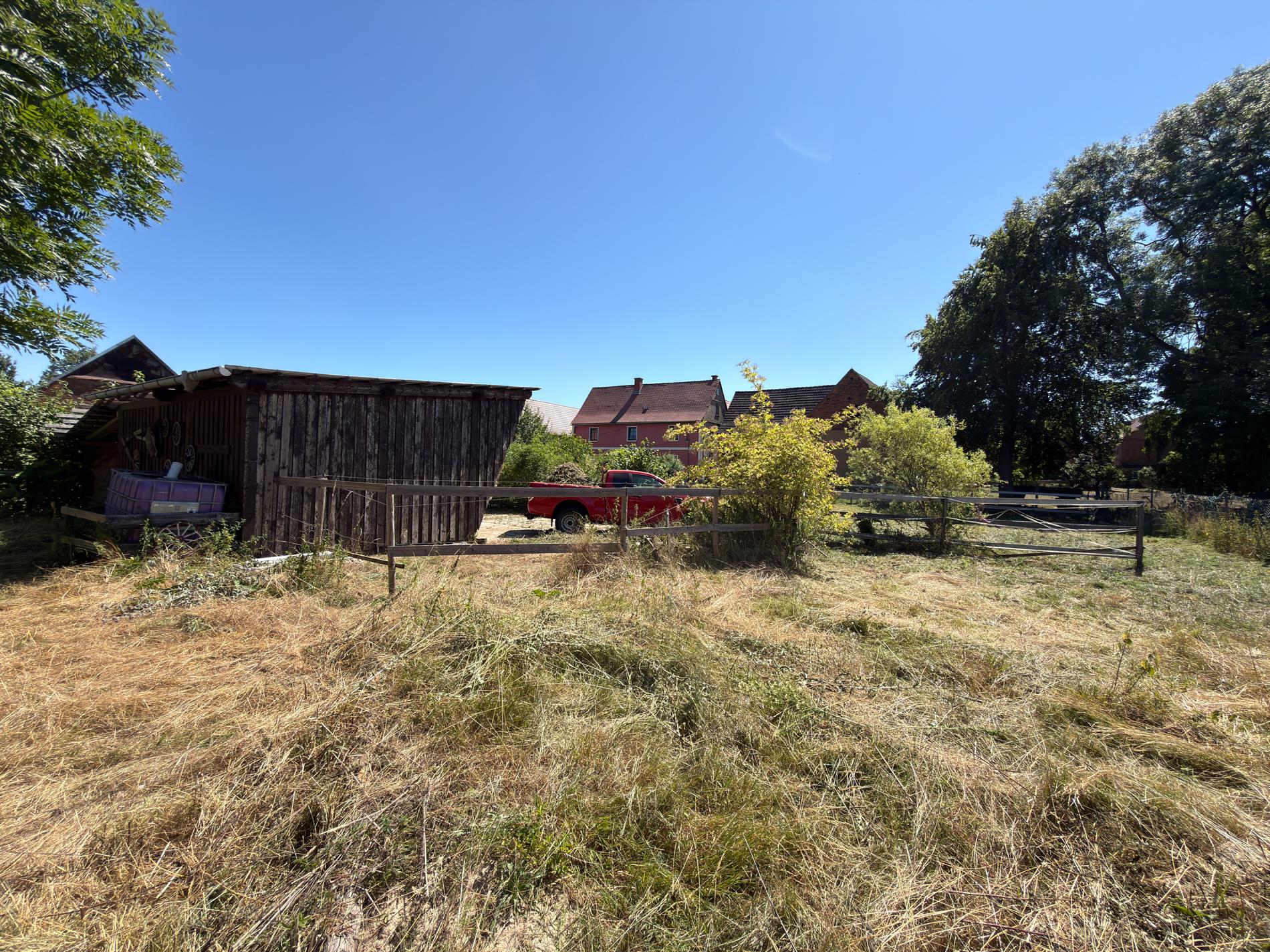 Wohnen mit Pferden – ländliches Anwesen mit ca. 163 m² Wohnfläche, Stallungen und Scheune – Bild 7
