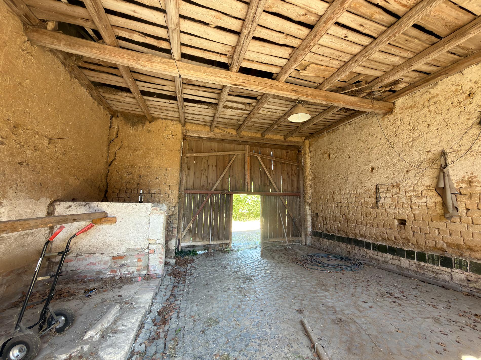 Wohnen mit Pferden – ländliches Anwesen mit ca. 163 m² Wohnfläche, Stallungen und Scheune – Bild 4
