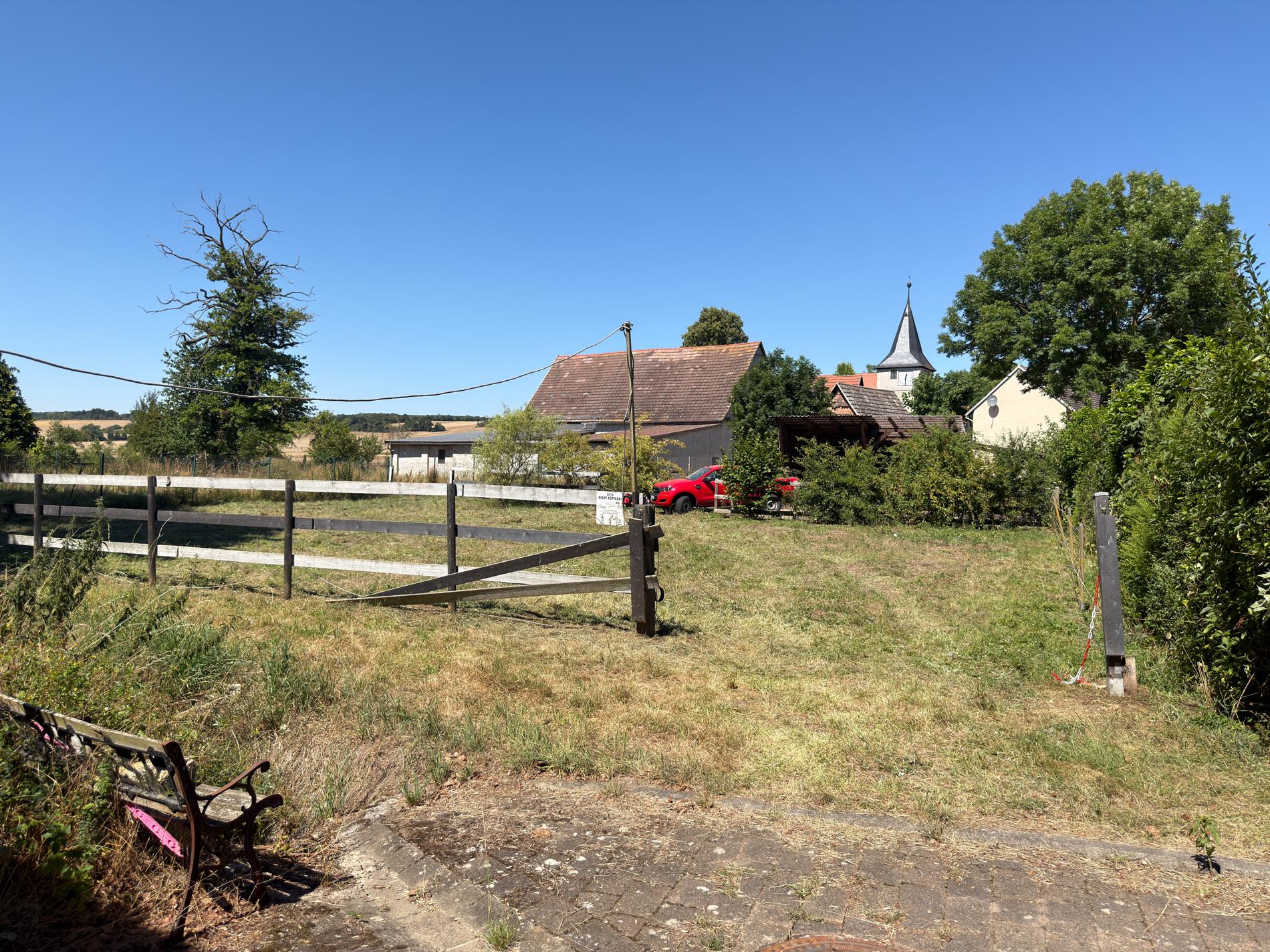 Wohnen mit Pferden – ländliches Anwesen mit ca. 163 m² Wohnfläche, Stallungen und Scheune – Bild 6